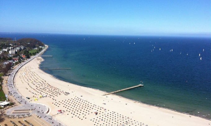 Alt-Travemunde/Ronnau Apartment | TOP LOCATION, DIRECTLY ON THE BEACH, 32. FLOOR WITH A DREAMLIKE VIEW