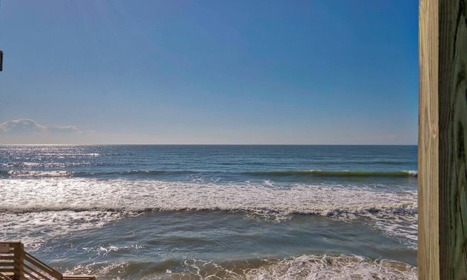 Sneads Ferry Condo | Topsail Reef 277 / Oceanfront, Internet
