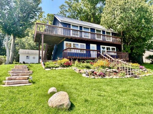 Rapid City House | Torch Lake Vista With Lake access