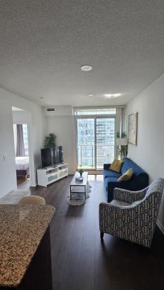 Downtown Toronto Apartment | Toronto CN Tower Maple Leaf Square Luxurious 2 Bedroom Condo