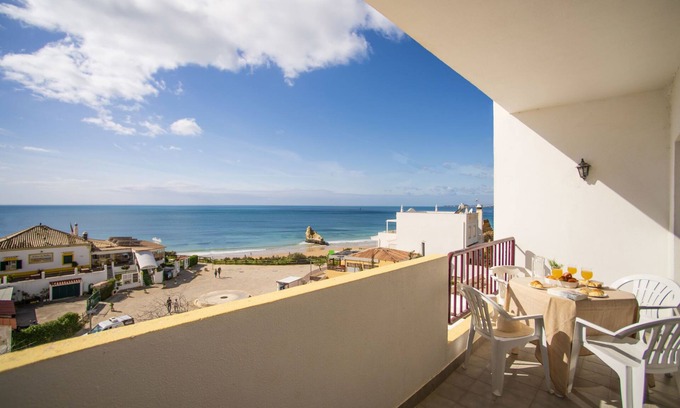 Praia da Rocha Apartment | Torre da Rocha by Interhome