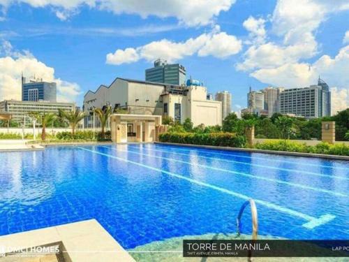 Ermita Apartment | Torre DeManila TaftAvenue 1bedroomBalcony Rooftop Viewing LunetaPark ManilaOceanPark ManilaBay US Embassy