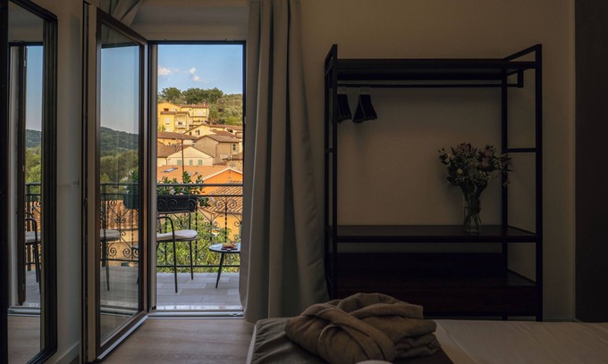 Sasso d'Ombrone House | Tosco Suite "Solis" - panoramic view, whirlpool, fireplace and steam room
