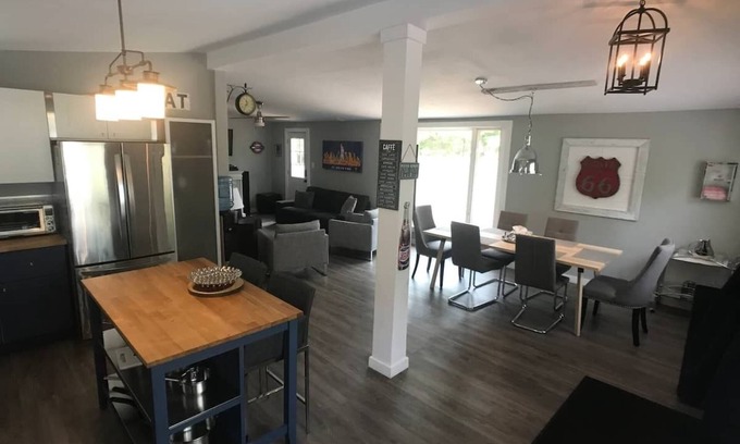 Sauble Beach Cottage | TOTAL RENOVATED Sauble Beach Cottage