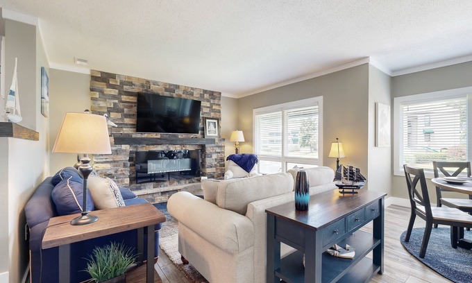Palmetto Dunes Villa | Total renovation June 2024, views, pool, hot tub & beach club pick up