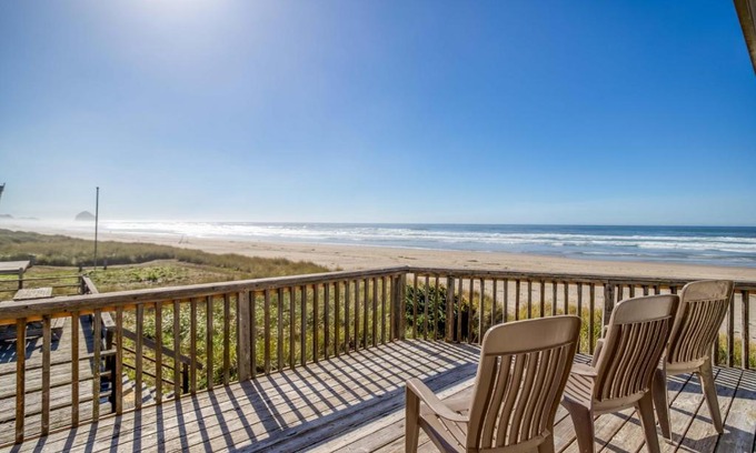 Tierra Del Mar House | Totem House - Meredith Lodging
