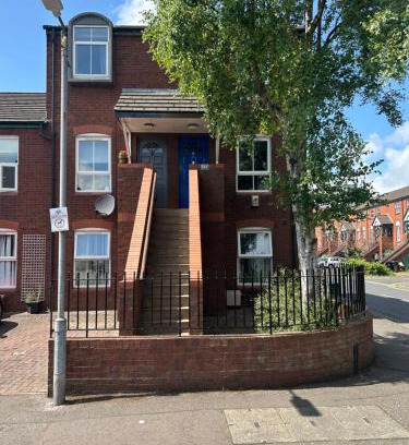 Belfast City Centre Apartment | Tourist board certified Super city centre apartment with free parking