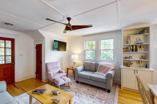 Rehoboth Beach House | Town of Rehoboth Beach - 40 Olive Ave Unit #2