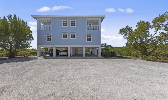 Matlacha House | Townhome with stunning view of Matlacha Pass