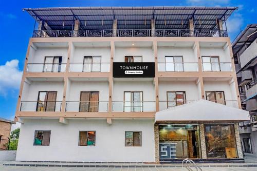 Kusgaon Budruk Hotel | Townhouse Lonavala Formerly Mountain Meadows Resort
