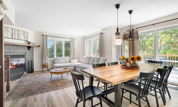 Mont-Tremblant House | Townhouse on the Golf w/Pool Access -Aiglon 1666