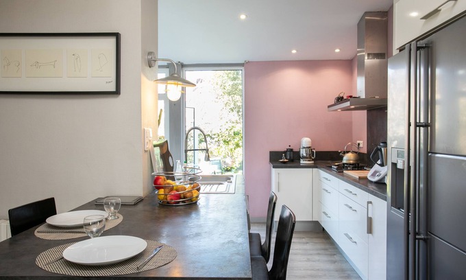 Perigueux House | Townhouse with garden