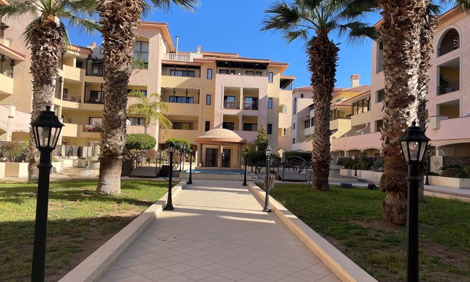 Paphos Apartment | Townhouse with pool 5 minute walk to beach