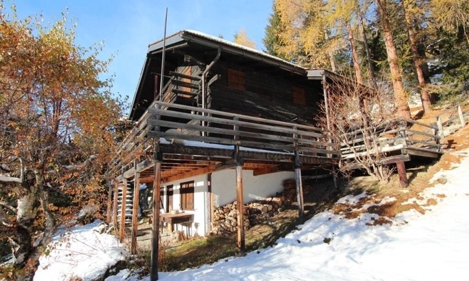 St. Luc Ski Chalet | Très beau chalet typique et confortable sur 2 niveaux avec jardin, terrasse meublé. Vue absolument s