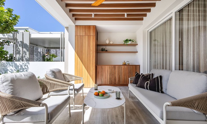 Dominicus Apartment | Tracadero Luxury 3 Apt, 2 Bedrooms.