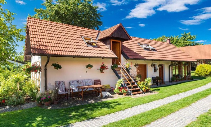Vsejany Apartment | Tradiční český dům s ložnicemi v podkroví