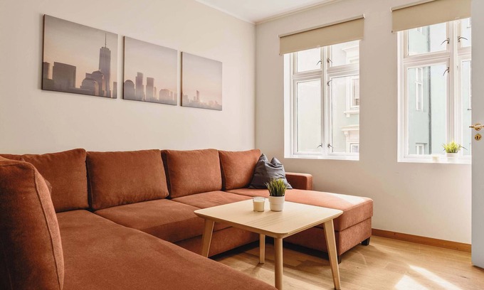 Bergen City Centre Apartment | Traditional Bergenhouse l Shared backyard l 24l7