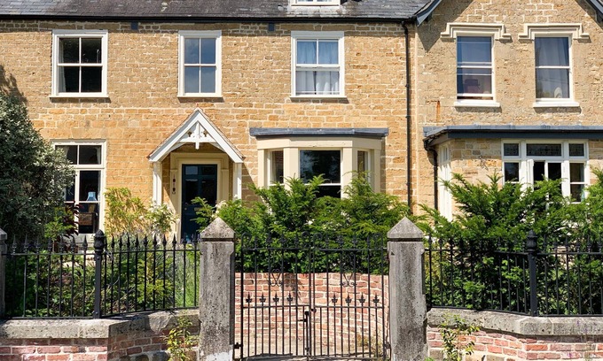 Bridport House | Traditional family home for 8-15 people, West Bay and Jurassic Coast