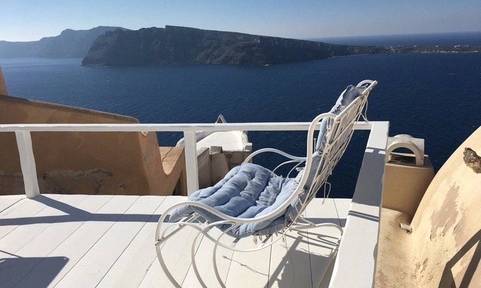 Oia Villa | Traditional Santorini Villa | Adrales Cave House | 3 Bedrooms | Phenomenal Sea.