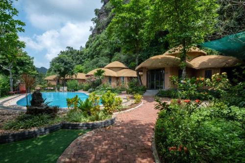 Hoa Lu Cabin | Trang An Legend