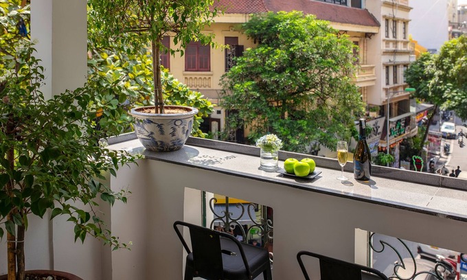 Hang Buom Hotel | TrangTrang Classy Hotel
