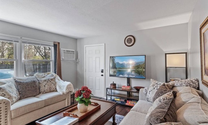 Spring Lake Park Apartment | Tranquil 2BR Apt Mpls - 8073 Apt 1