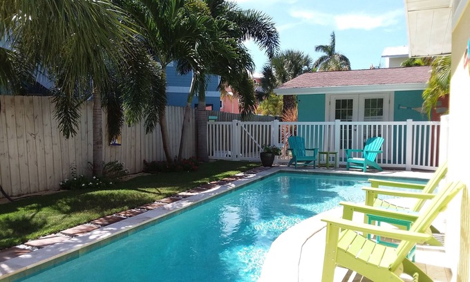 Holmes Beach Apartment | Tranquil AMI Resort Unit 3 all amenities! Central Holmes Beach