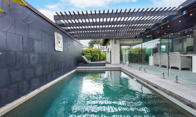 Marcoola House | Tranquil Beach Side Retreat - Inquire 4 Long Stay Discounts