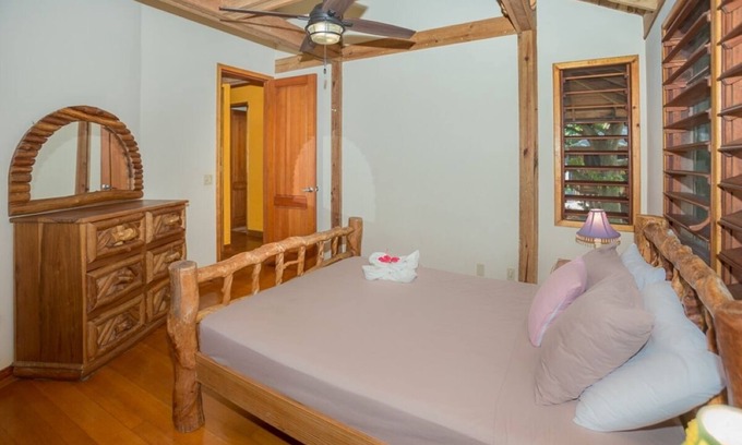 Roatan House | Tranquil Beachfront Bungalow, Gated Resort, Pool, Bar, Restaurant, Security 24/7