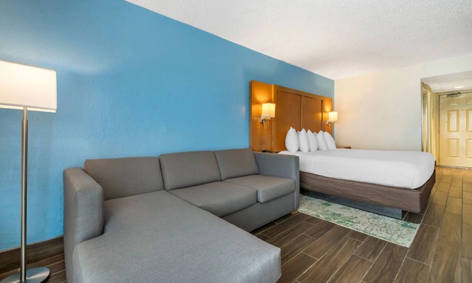Seabreeze Park House | Tranquil Beachside Escape | Ideal for Unwinding & Exploring Nearby Attractions