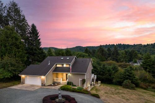 Rockaway Beach House | Tranquil By The Pond