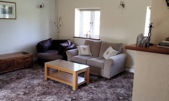 Billingsley Apartment | Tranquil Farlow Retreat, Sleeps 4 With Parking