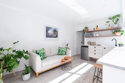 Sea Point Apartment | Tranquil Flatlet in Seapoint