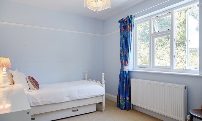 West Hill House | Tranquil in South West London, by Veeve
