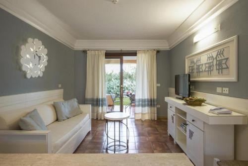 Pula Apartment | Tranquil Lantana Resort Hotel and Apartments 1-2km from Nora beach