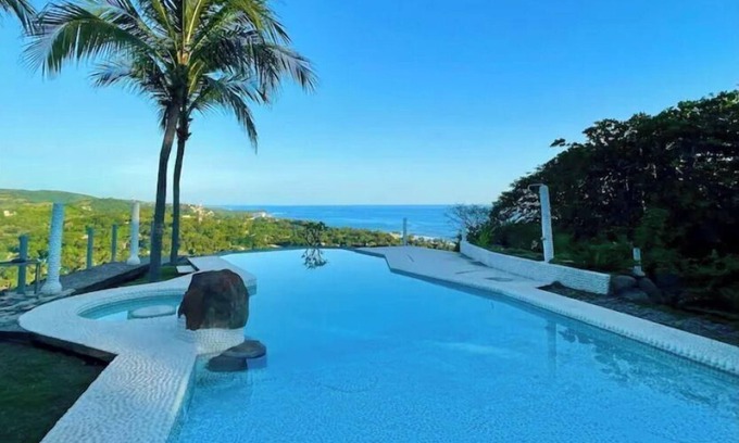 El Sunzal House | Tranquil Oceanview Guesthouse w/Luxurious Pool