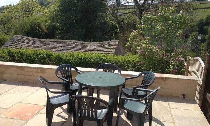 Tideswell Cottage | Tranquil Period Cottage On The Edge Of Tideswell, 5 mins stroll to centre.