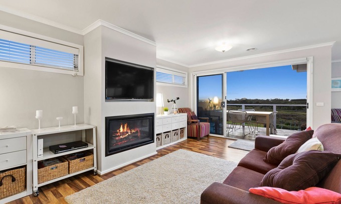 Portarlington House | Tranquil Position with Bay View