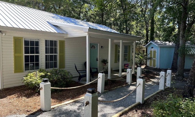 Murrells Inlet House | Tranquil Private Home, Heart of Inlet, easy walk to Marshwalk and Restaurants