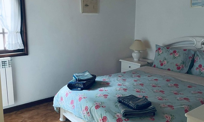 Cinfaes House | Tranquil, river front house with WiFi in Cinfães 2 bikes and 2 paddle boards