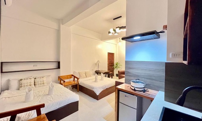 Catangnan House | Tranquil Villa - Studio Room with Kitchenette