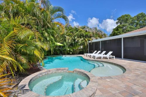 Palmetto House | Tranquility Found Heated Saltwater Pool Spa