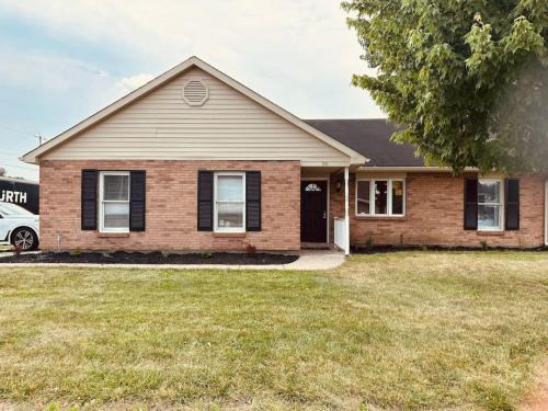 Trenton House | Tranquility in Trenton -Sleeps 9