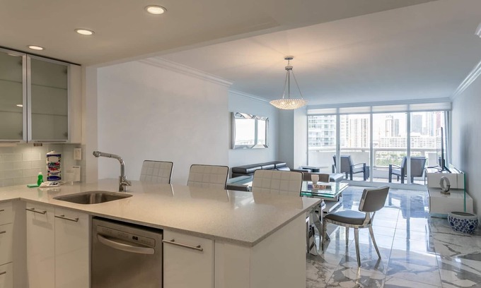 Downtown Miami Apartment | Tranquility on the Bay