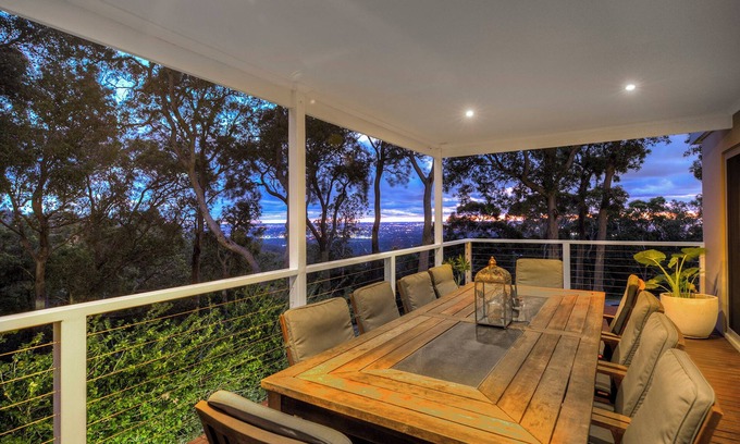 Lesmurdie House | Tranquillity in the heart of the Perth Hills.