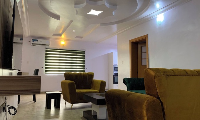 Ikeja Apartment | Transit & Stay - Comfy Space for Locals & Visitors - 5mins from the Airport