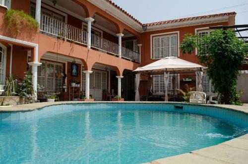 Tarija Hotel | TRAVEL ROOTS Guest House