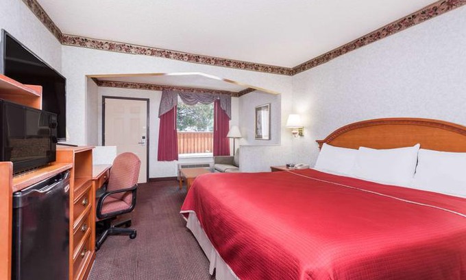 Graysville Hotel | Travelodge by Wyndham Chattanooga Hamilton Place