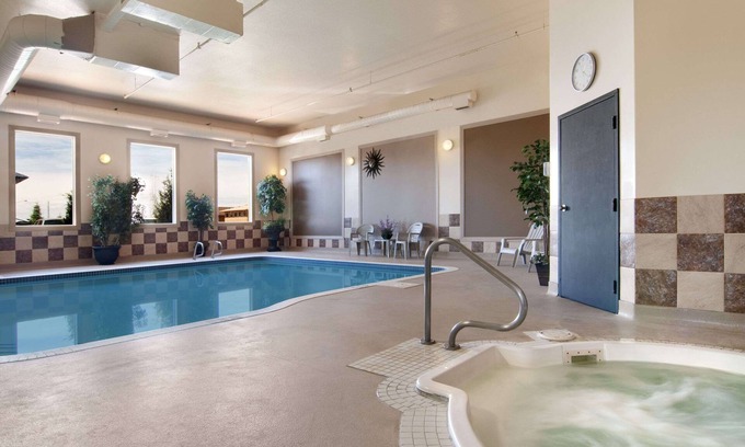 Stony Plain Hotel | Travelodge by Wyndham Stony Plain