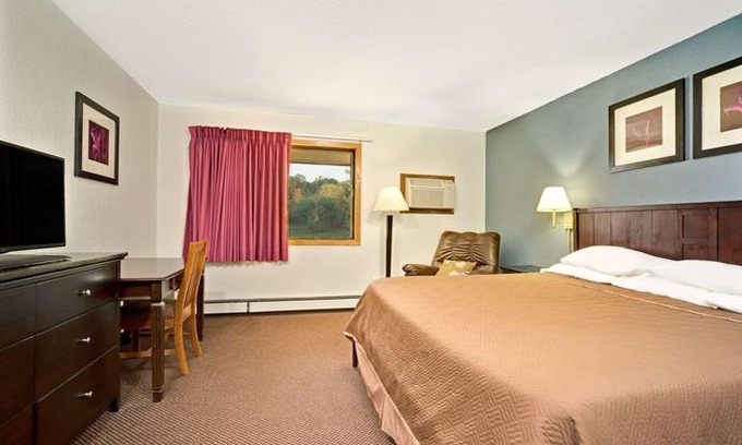 Shakopee Hotel | Travelodge by Wyndham Valleyfair Shakopee